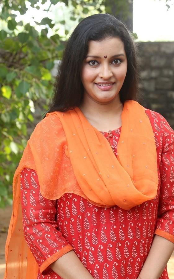 Renu Desai  Latest Stills