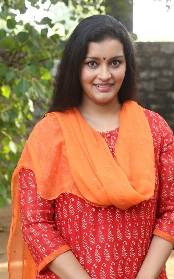 Renu Desai  Latest Stills