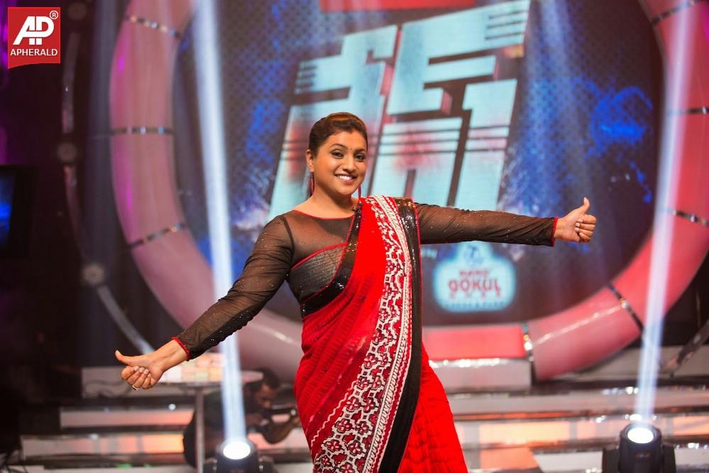 Roja Race TV Show Stills