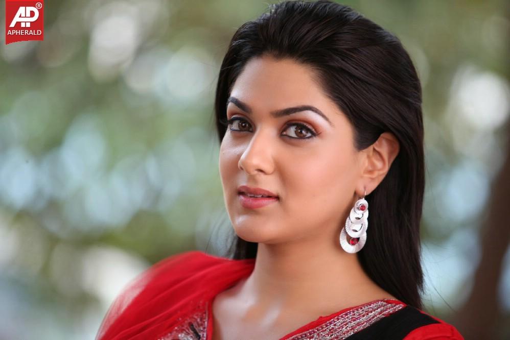Sakshi Chowdary Gorgeous Stills