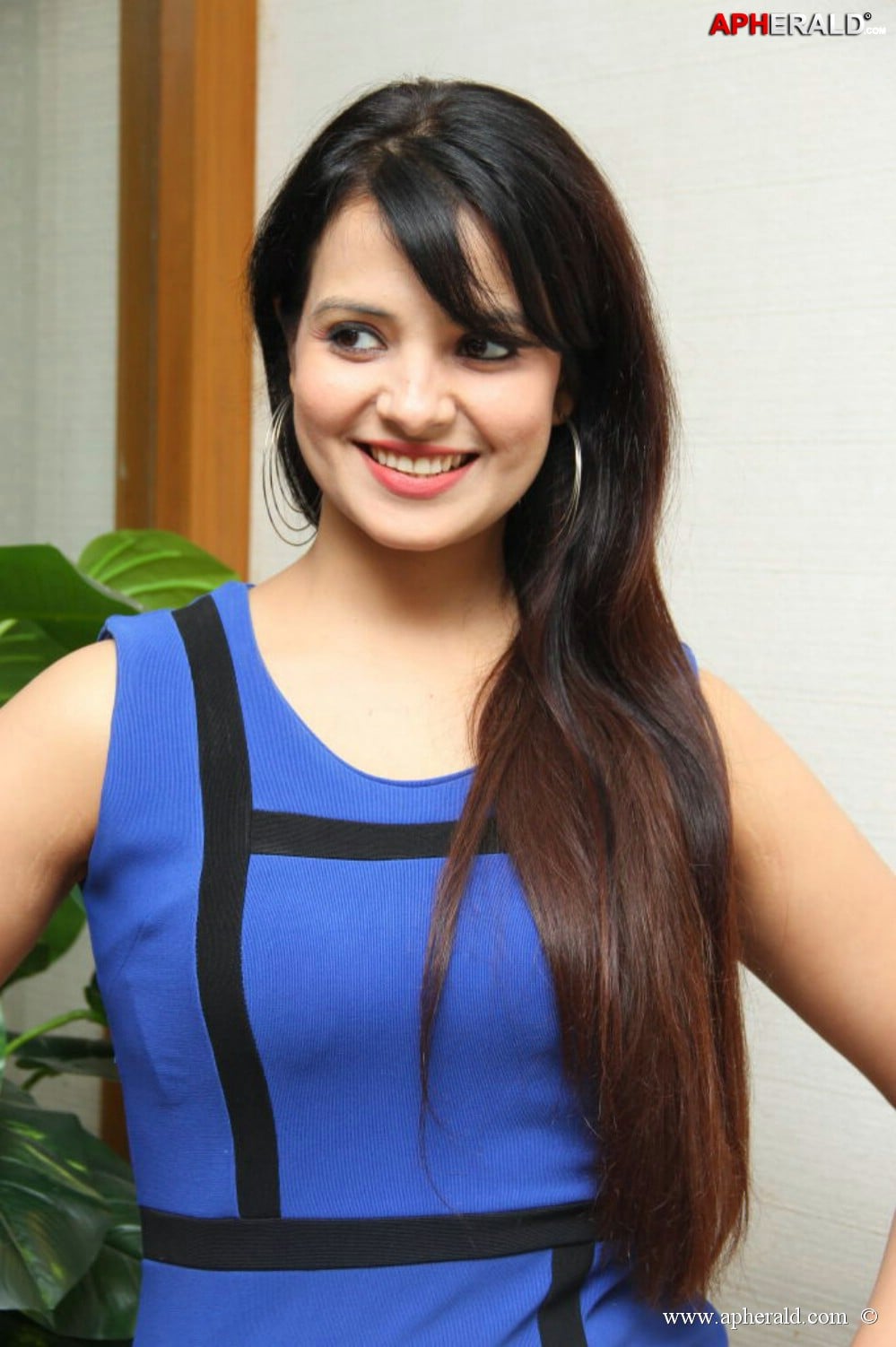 Saloni Latest Photos