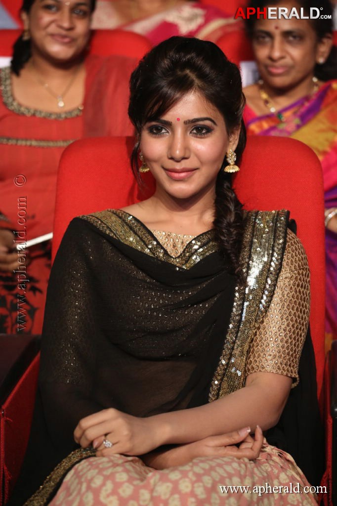 Samantha Stills in Attarintiki Daredi Audio