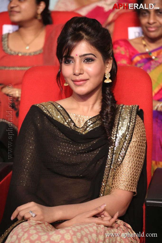 Samantha Stills in Attarintiki Daredi Audio