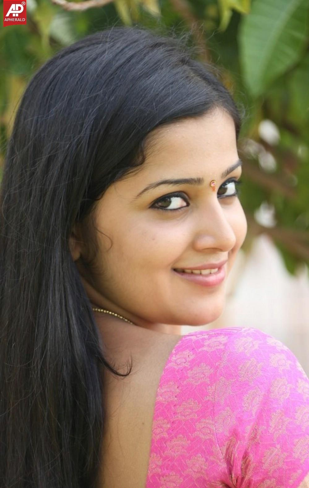 Samskruthi New Photos