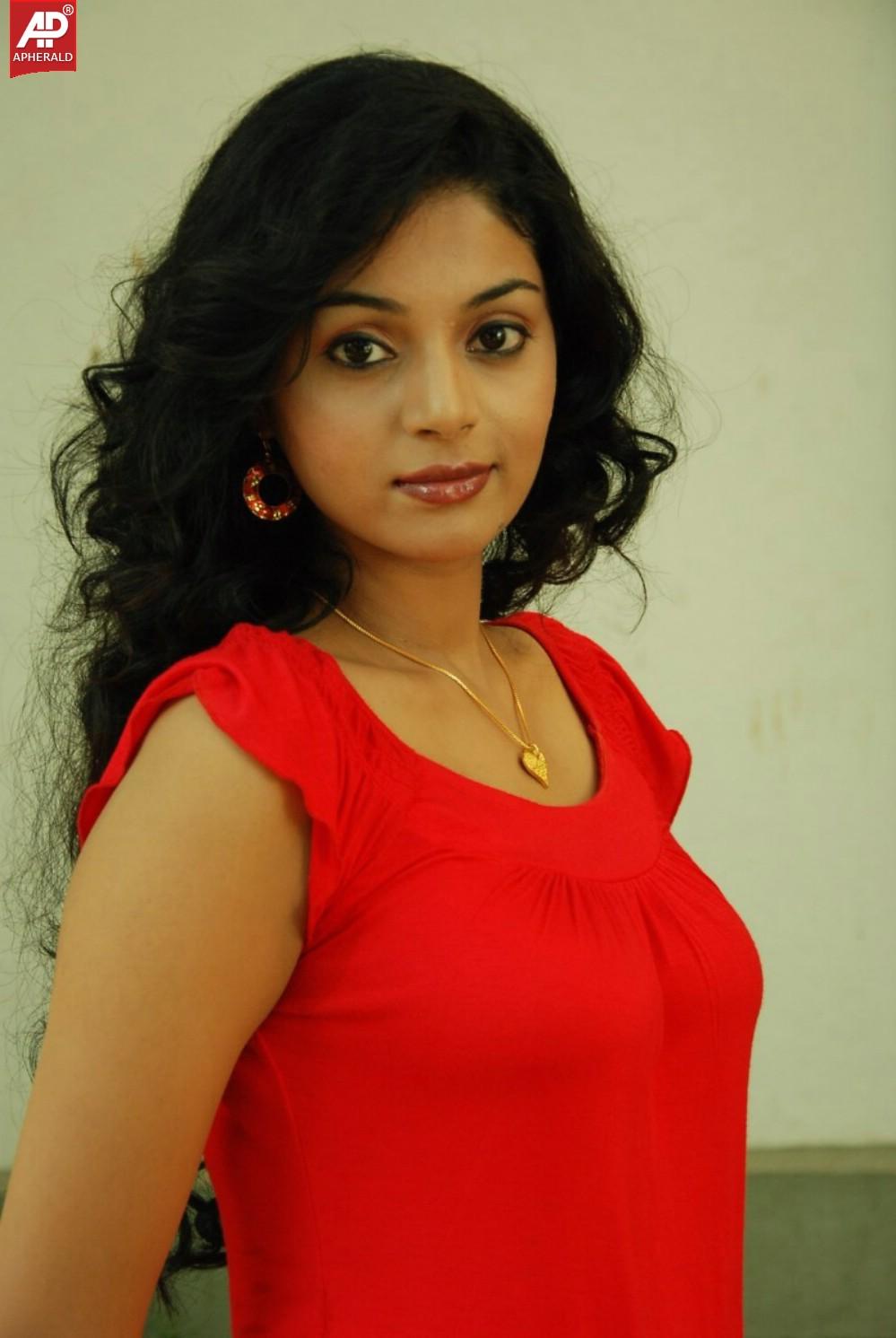 Sanam Shetty New Pics