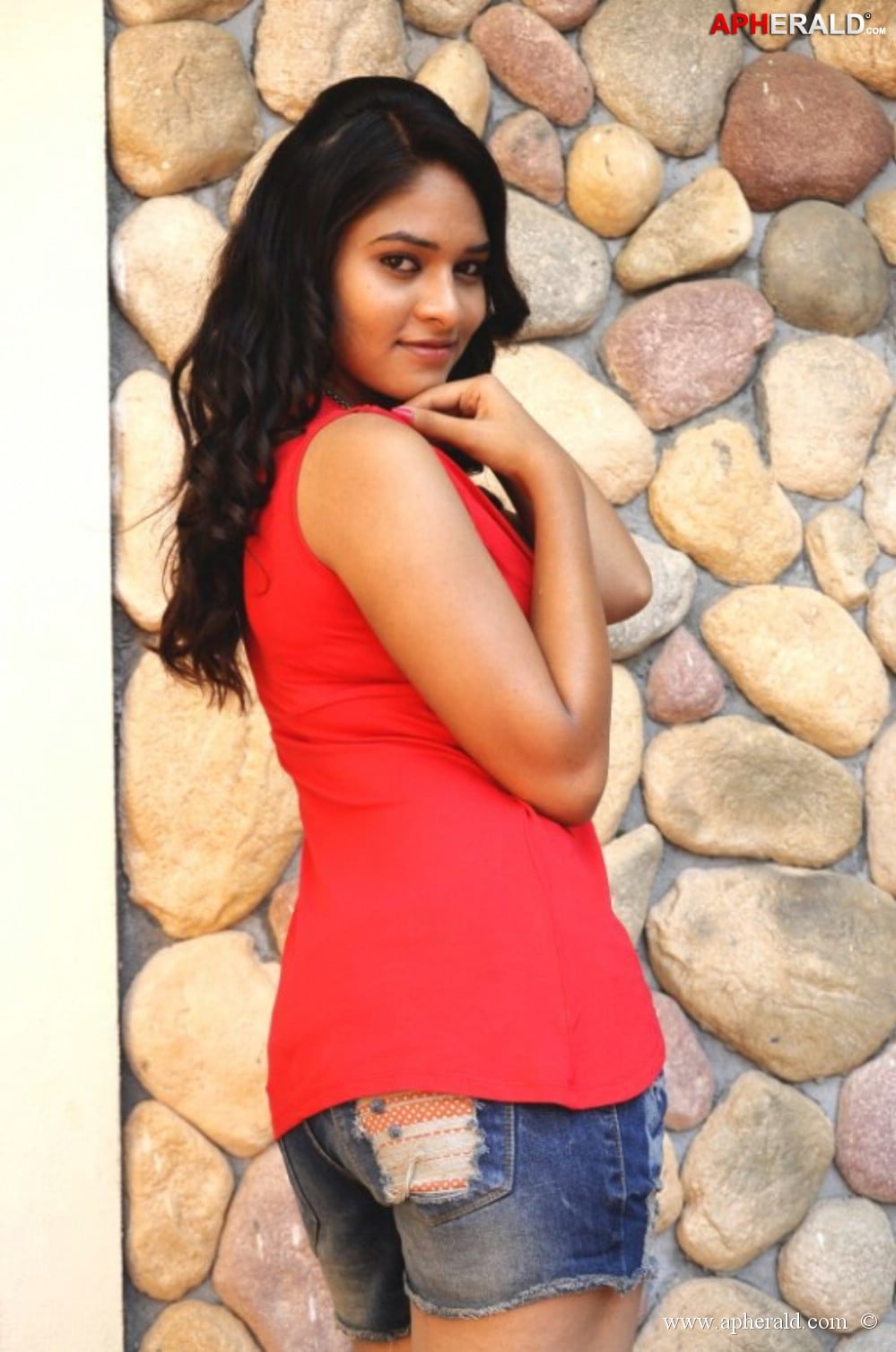 Saniya Thara New Stills