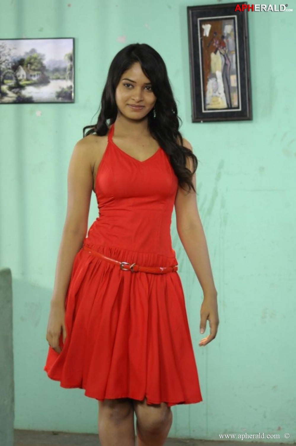 Saniya Thara New Stills