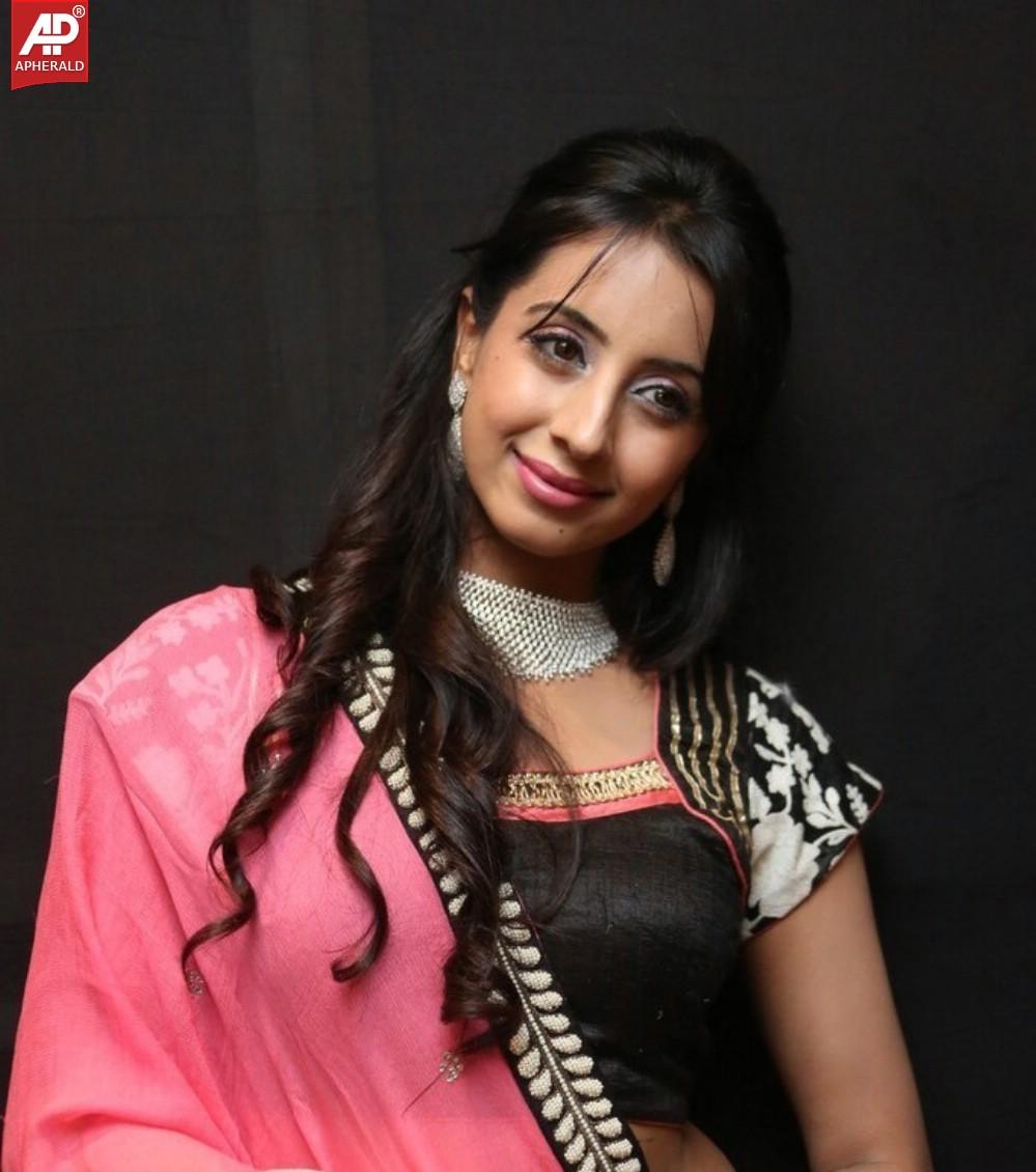 Sanjana at TC Fashion Show Pics