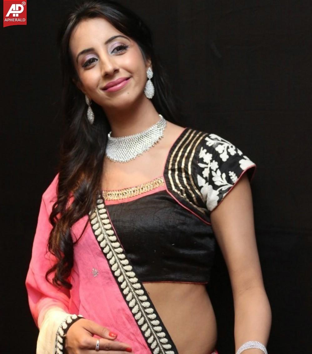 Sanjana at TC Fashion Show Pics