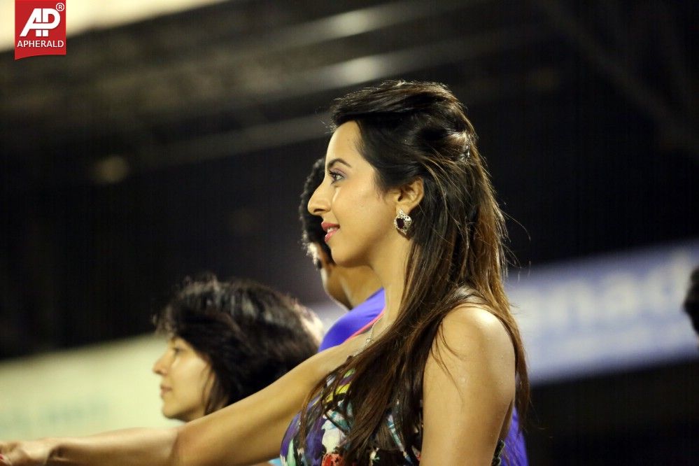 sanjana latest gallery