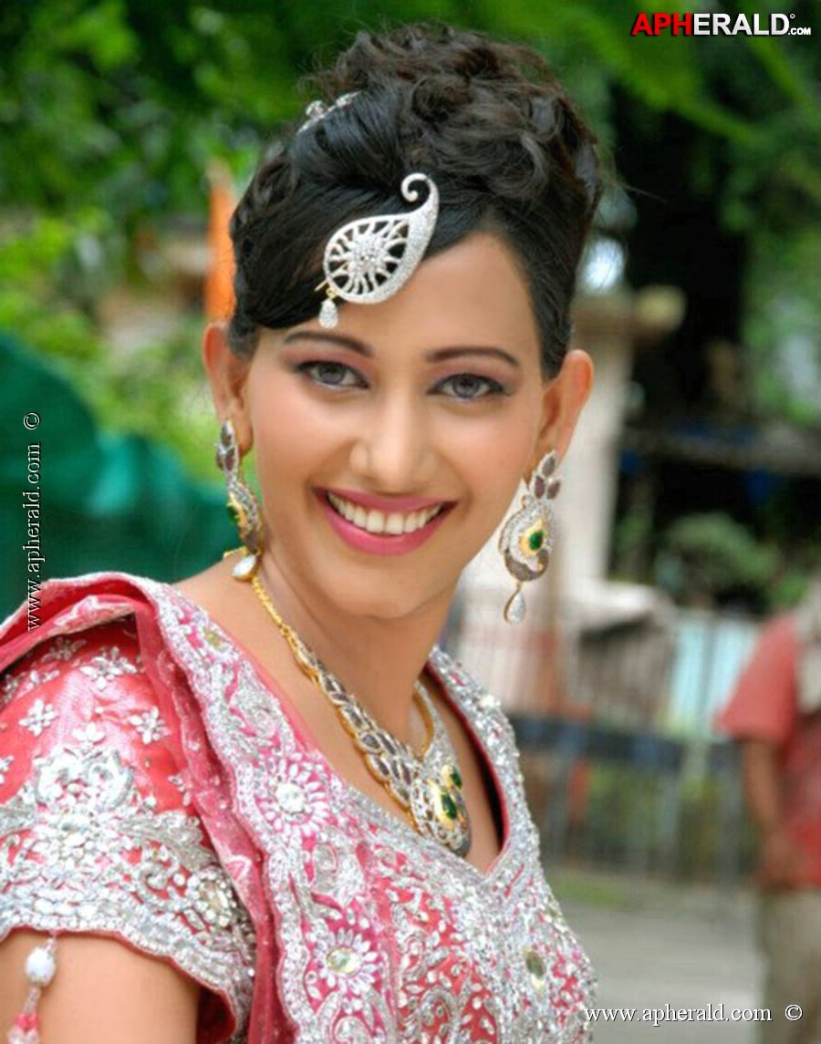 Sanjana Singh Spicy Photos