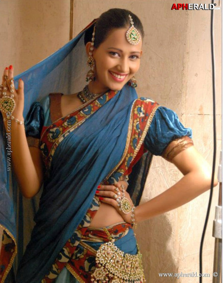 Sanjana Singh Spicy Photos
