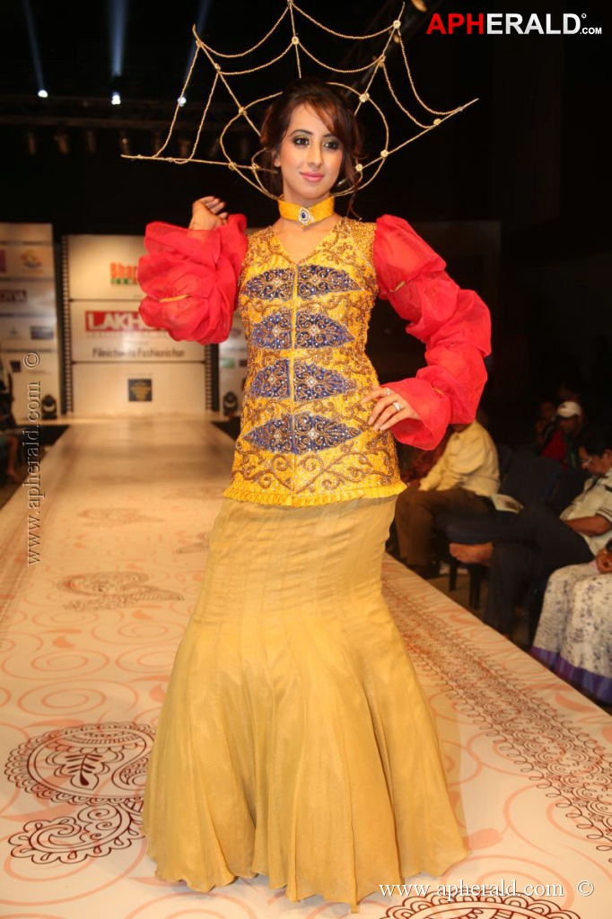 Sanjjanaa at Hyderabad Fashion Week