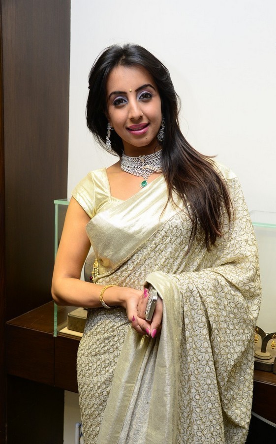 Sanjjanaa Beautiful Stills