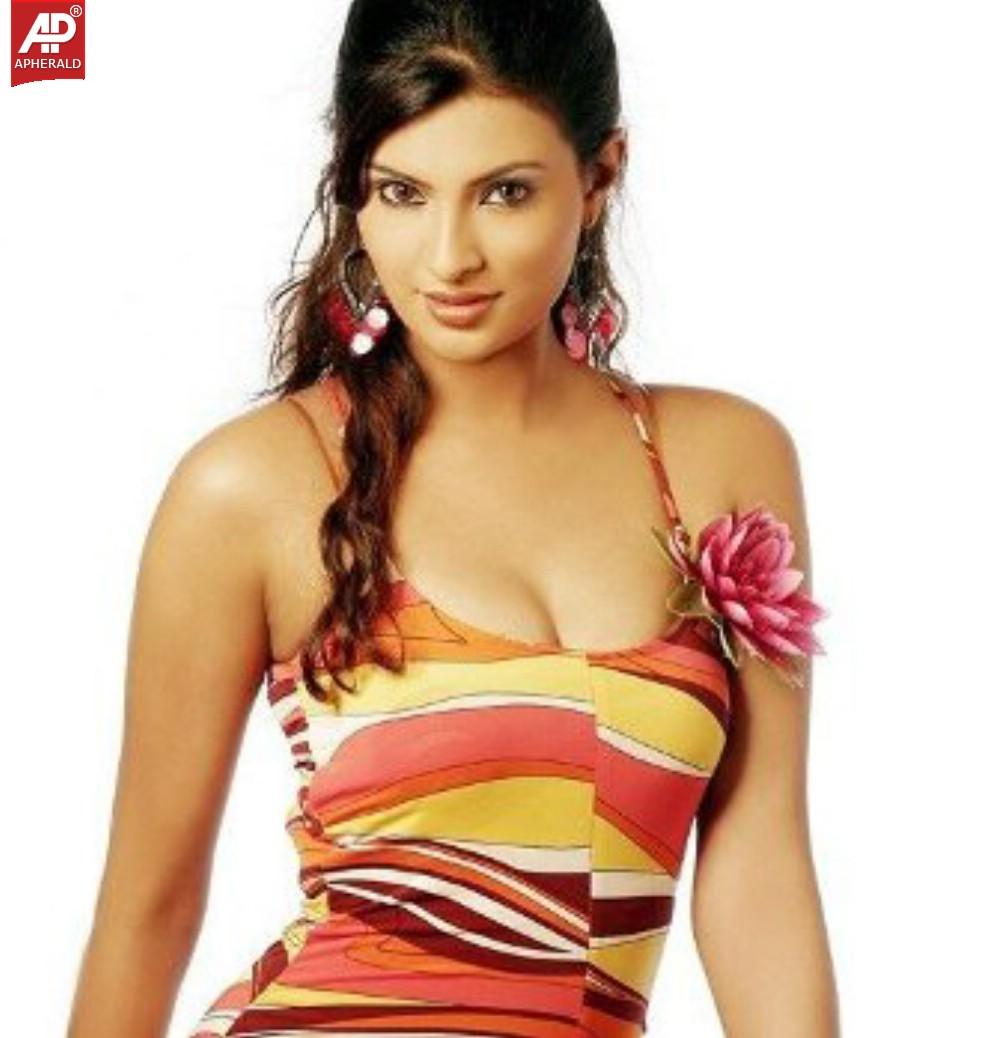 Sayali Bhagat Cute Photos