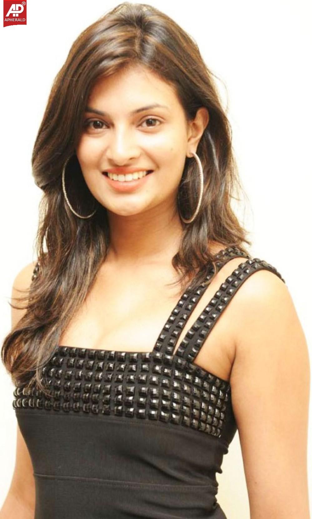 Sayali Bhagat Cute Photos