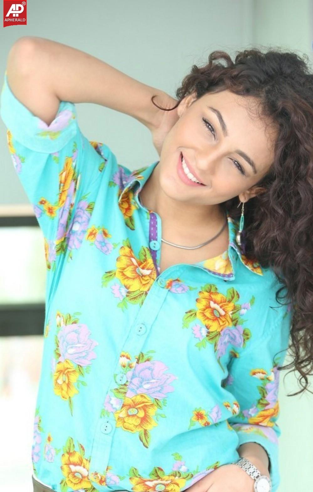 Seerat Kapoor Beautiful Photoshoot