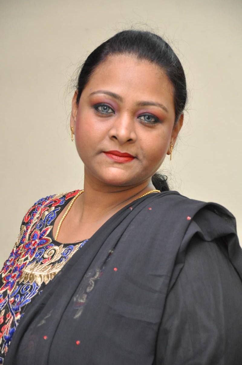 Shakila Aunt Sexy Pics