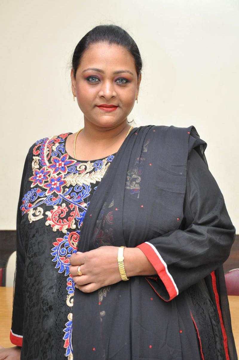 Shakila Aunt Sexy Pics