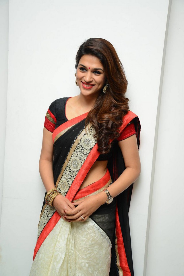 Shraddha Das Latest Photo Pics
