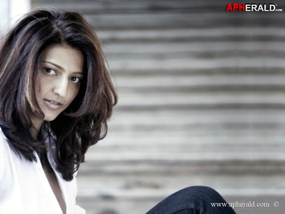 shruthi hassan latest photoshoot