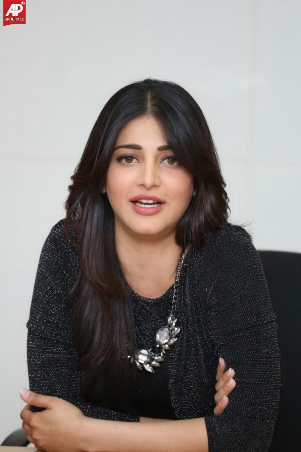 Shruti Haasan New Images