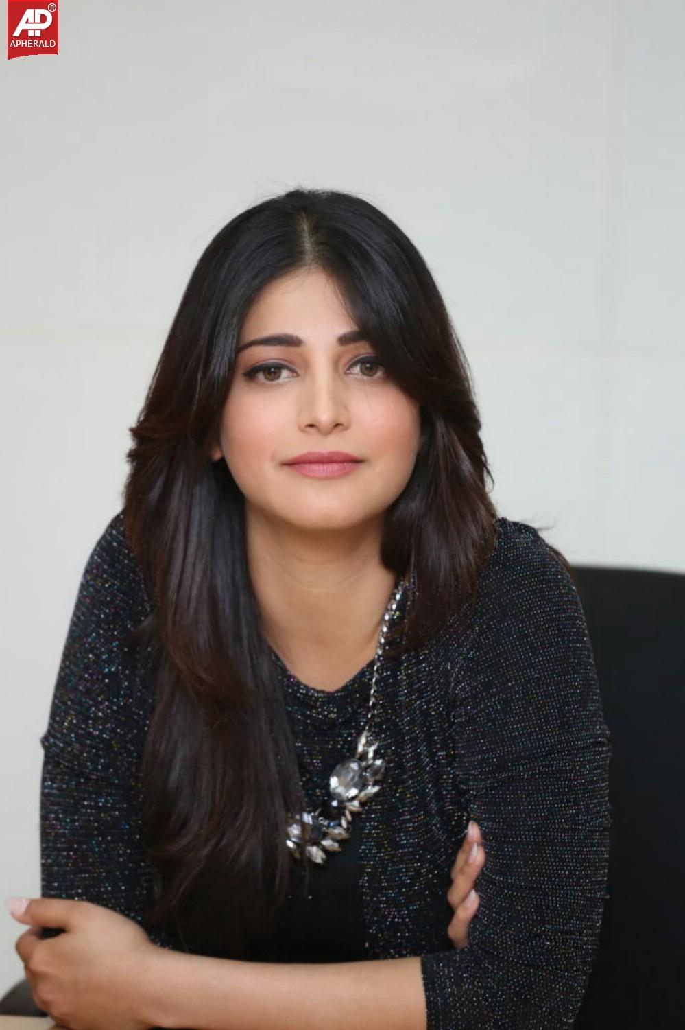 Shruti Haasan New Images