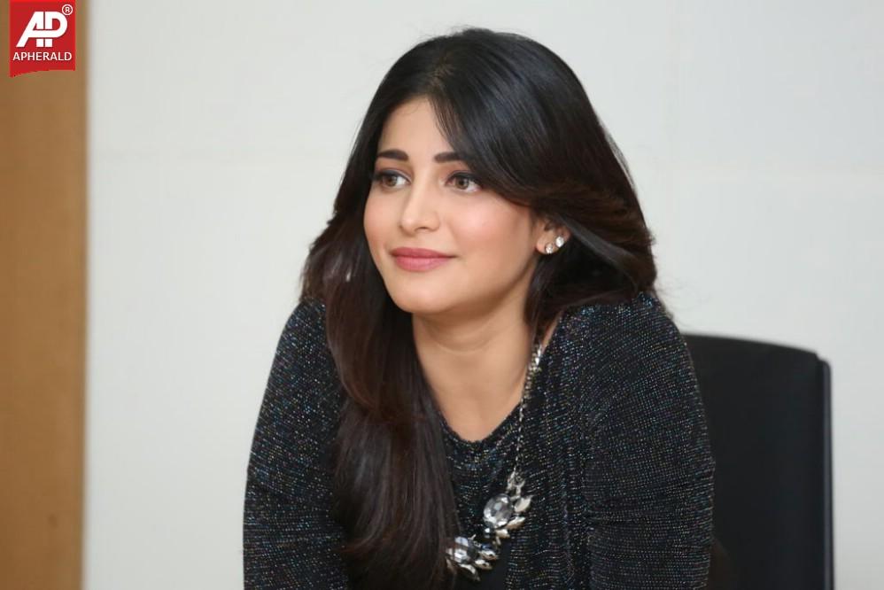 Shruti Haasan New Images