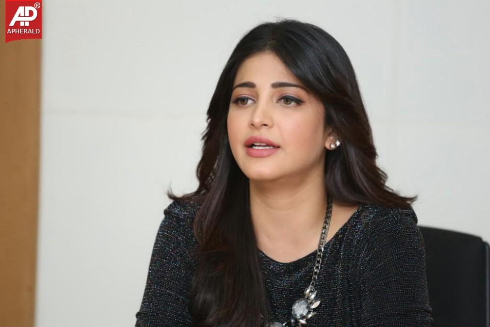 Shruti Haasan New Images