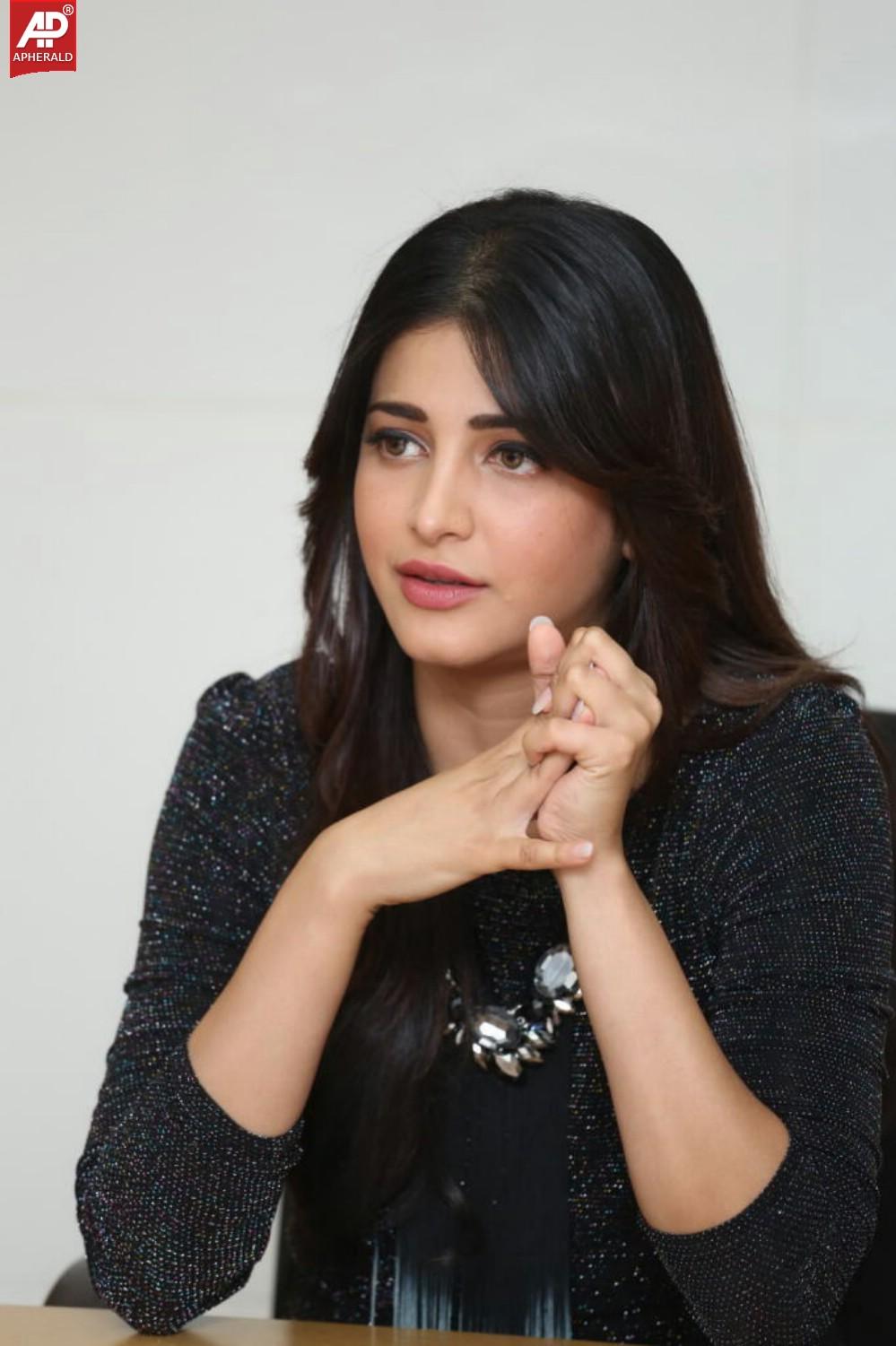 Shruti Haasan New Images