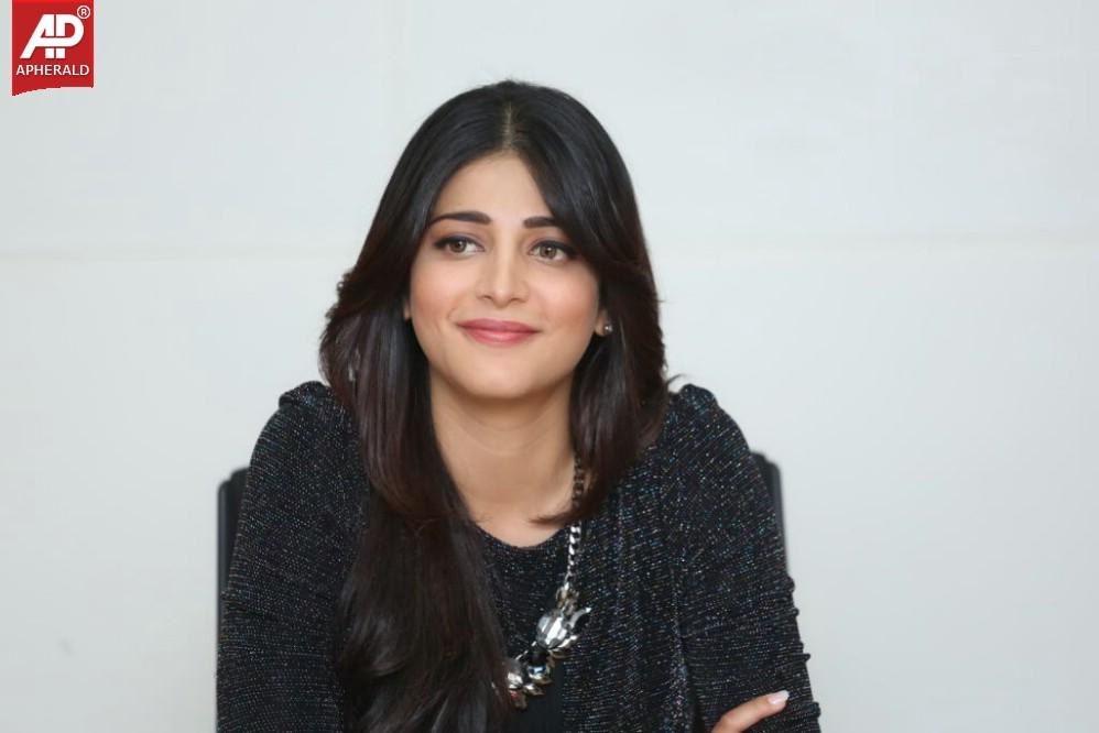Shruti Haasan New Images