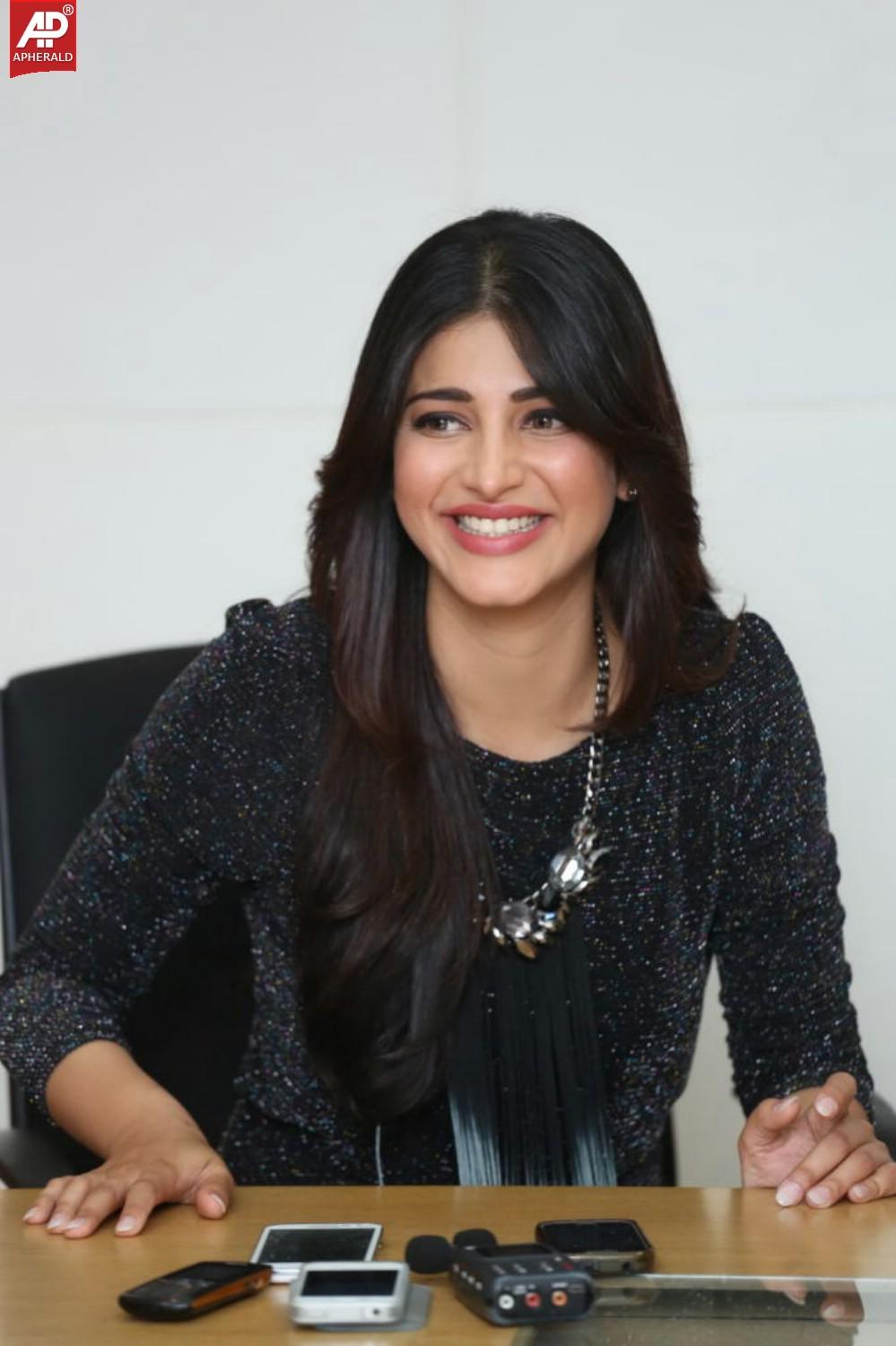 Shruti Haasan New Images
