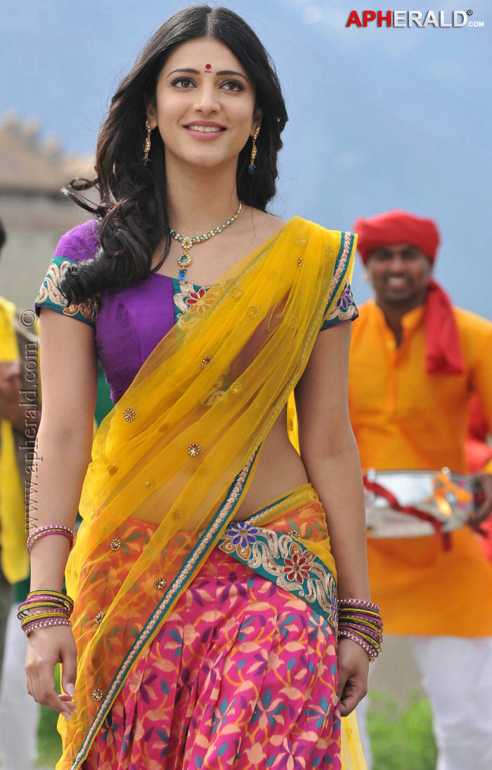 Shruti Hassan in Saree