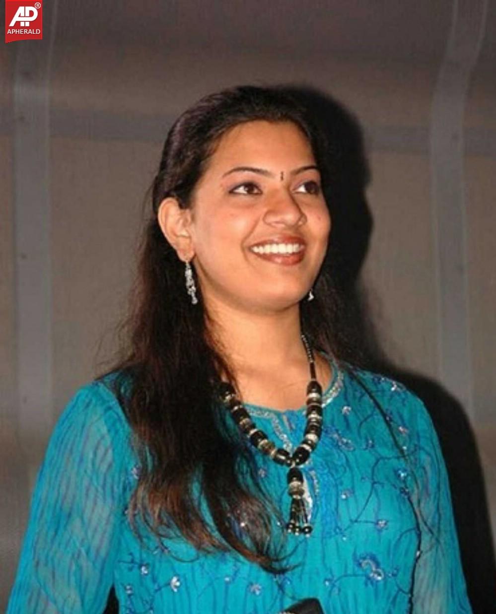 Singer Geetha Madhuri Images