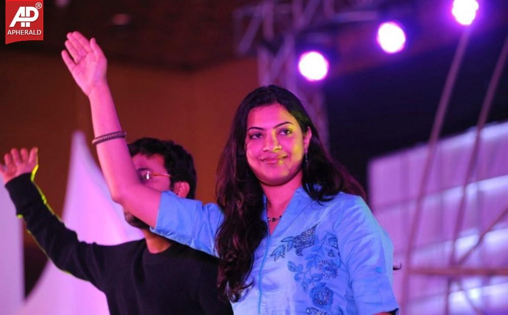 Singer Geetha Madhuri Images