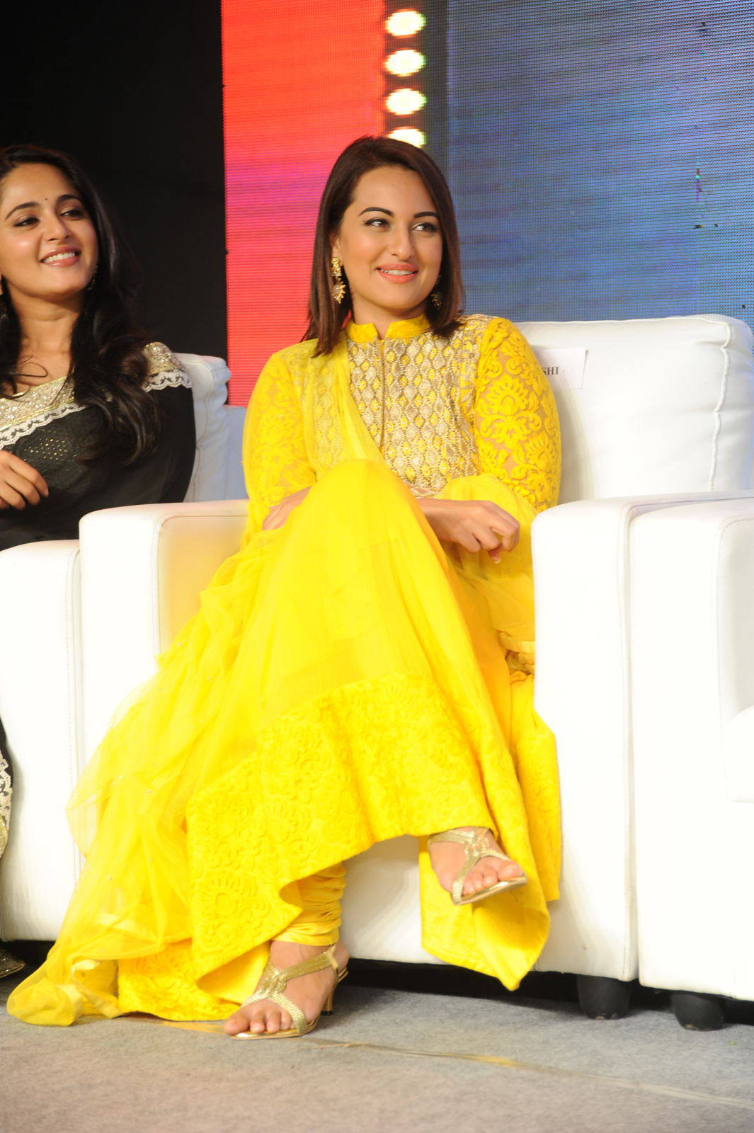 Sonakshi Sinha At Lingaa Movie Audio Success Meet