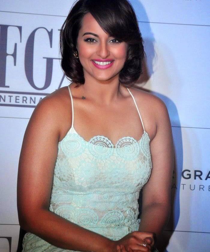 Sonakshi Sinha Pics At Foster Grants Eyewear