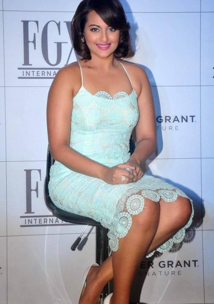 Sonakshi Sinha Pics At Foster Grants Eyewear