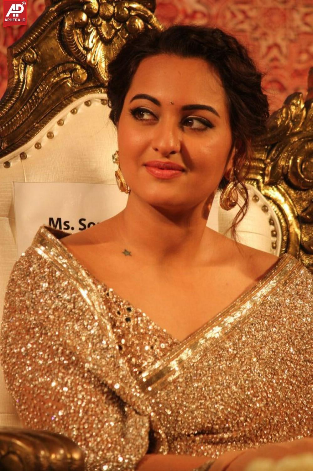 Sonakshi Sinha Saree Photos