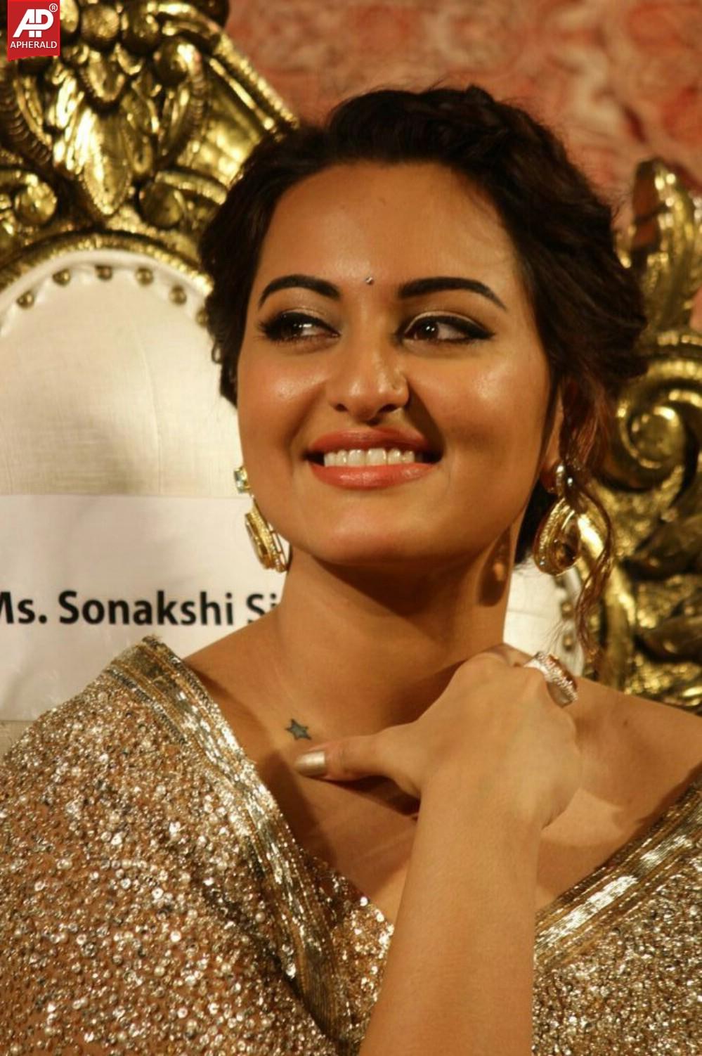 Sonakshi Sinha Saree Photos