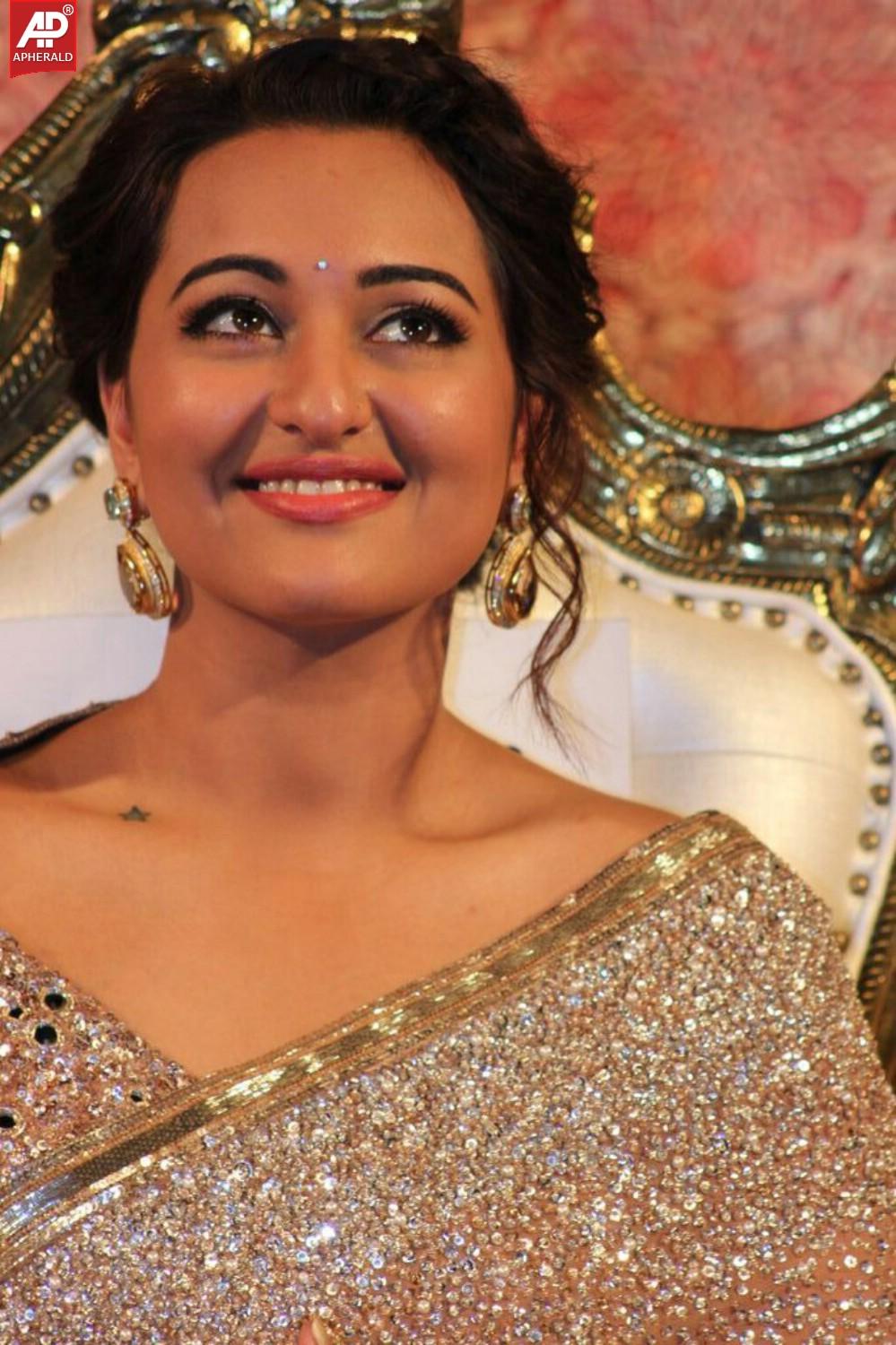 Sonakshi Sinha Saree Photos