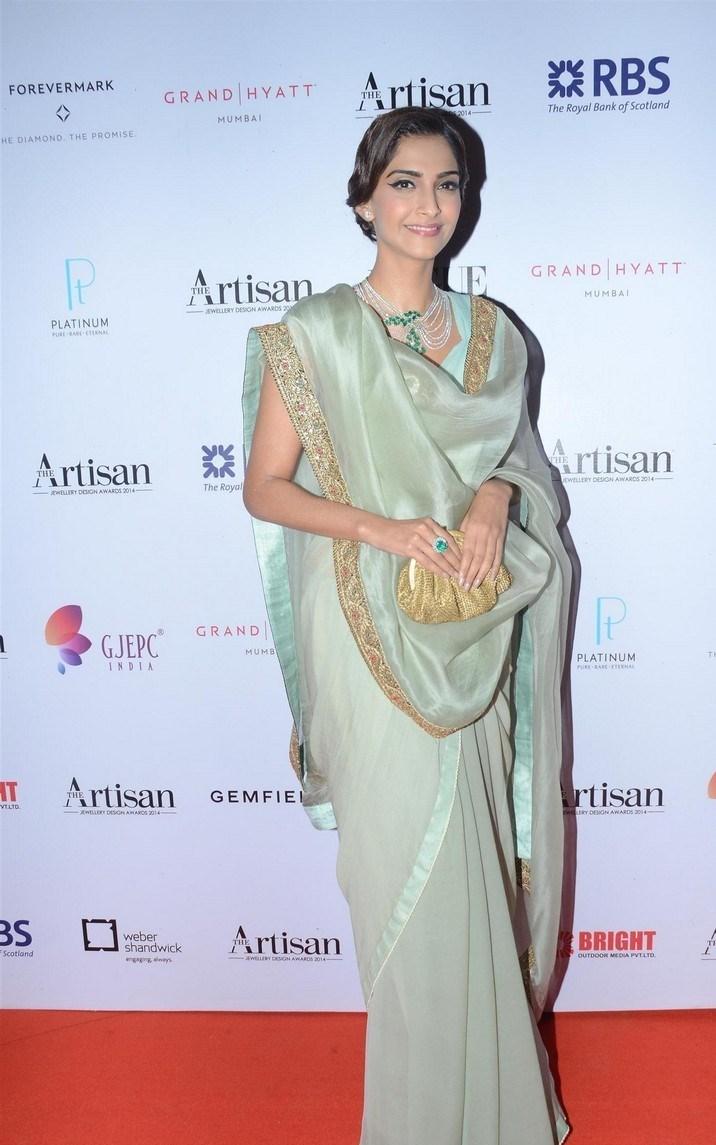 Sonam Kapoor at Artisan Jewellery Design Awards Photos