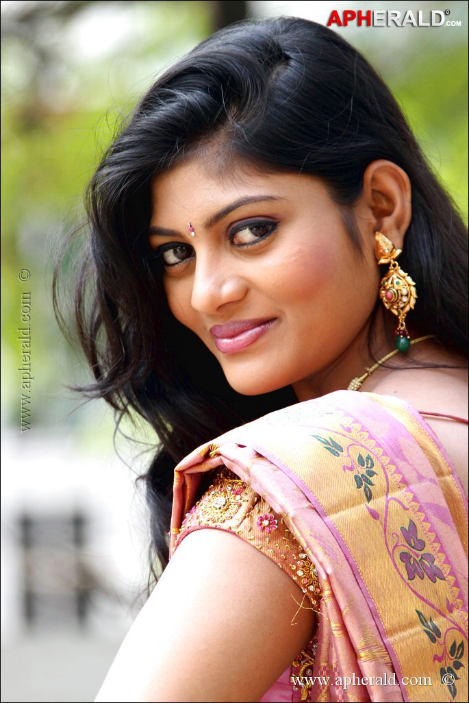 Soumya in Saree Stills
