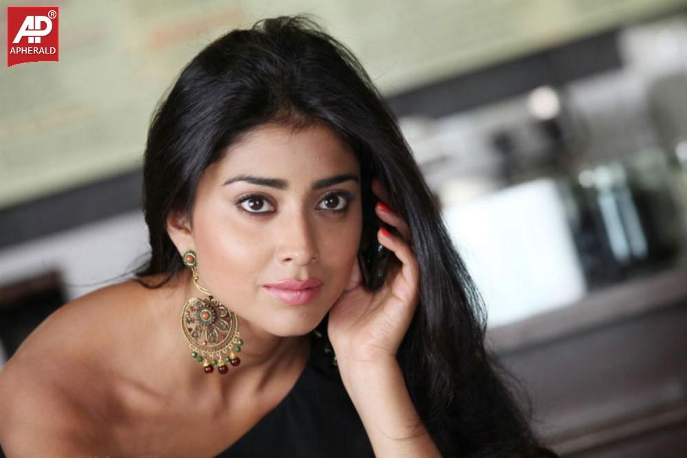 South India Actress Shriya Saree Pics