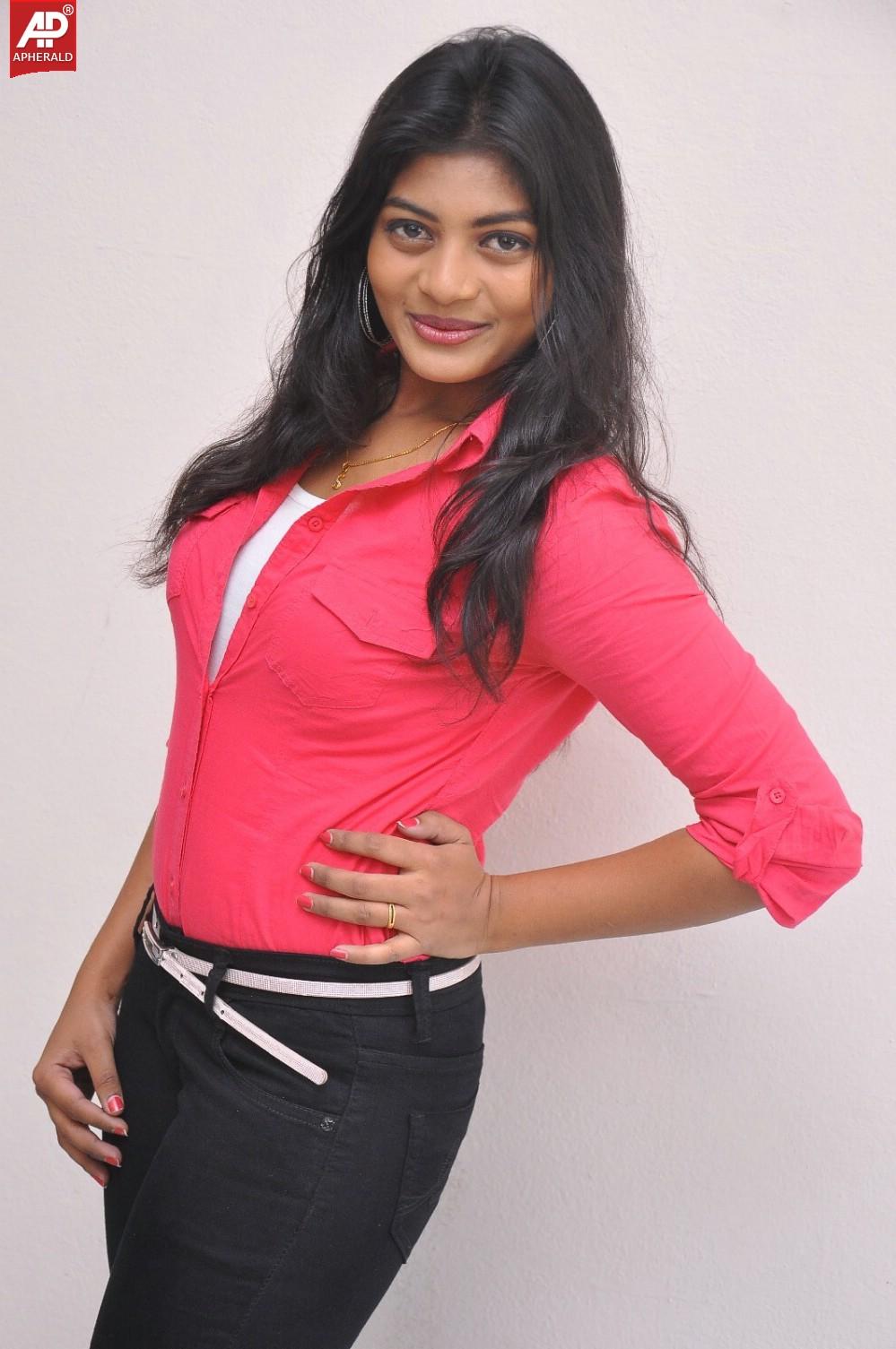 Sowmya Latest Pics