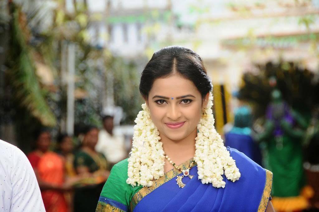 Sri Divya New Stills From Kaaki Sattai Tamil Movie