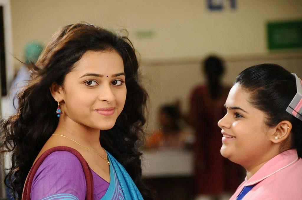 Sri Divya New Stills From Kaaki Sattai Tamil Movie