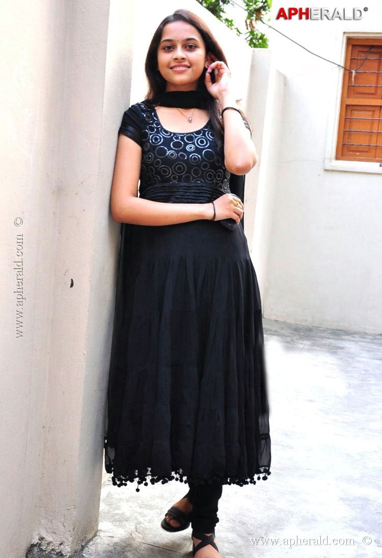 Sri Divya New Stils