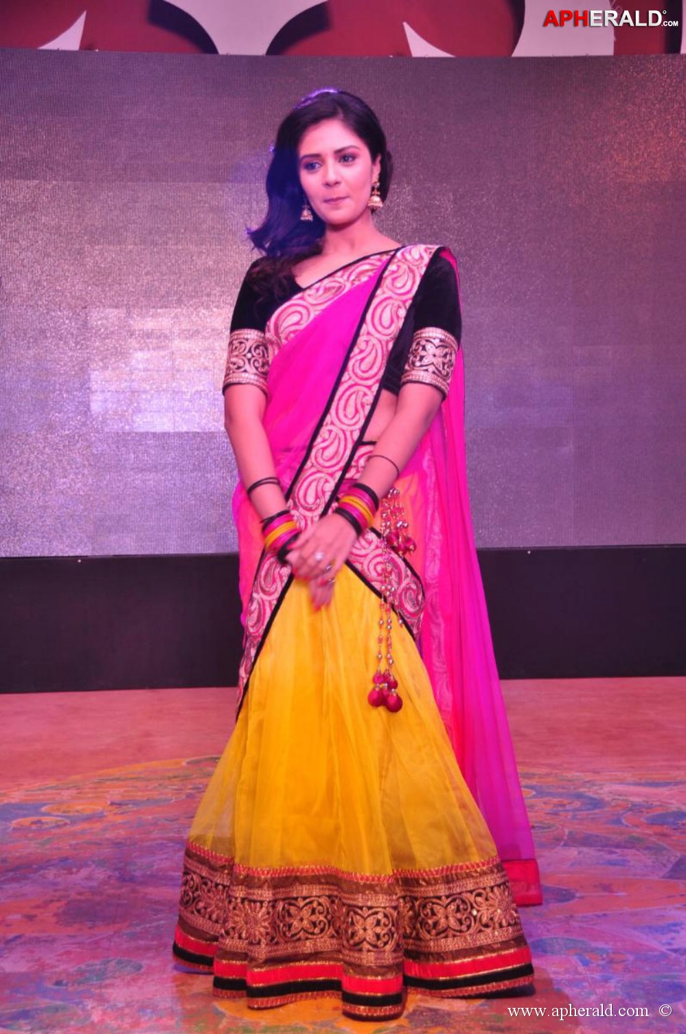 Sri mukhi New Photos