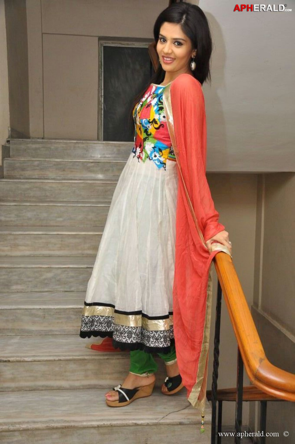 Srimukhi Latest Gallery